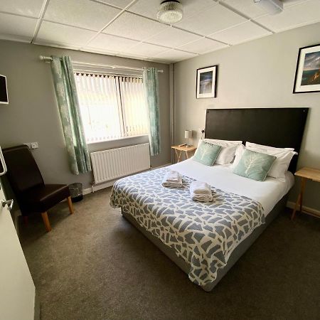Rambler Travel Inn Портстюърт Екстериор снимка