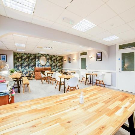 Rambler Travel Inn Портстюърт Екстериор снимка