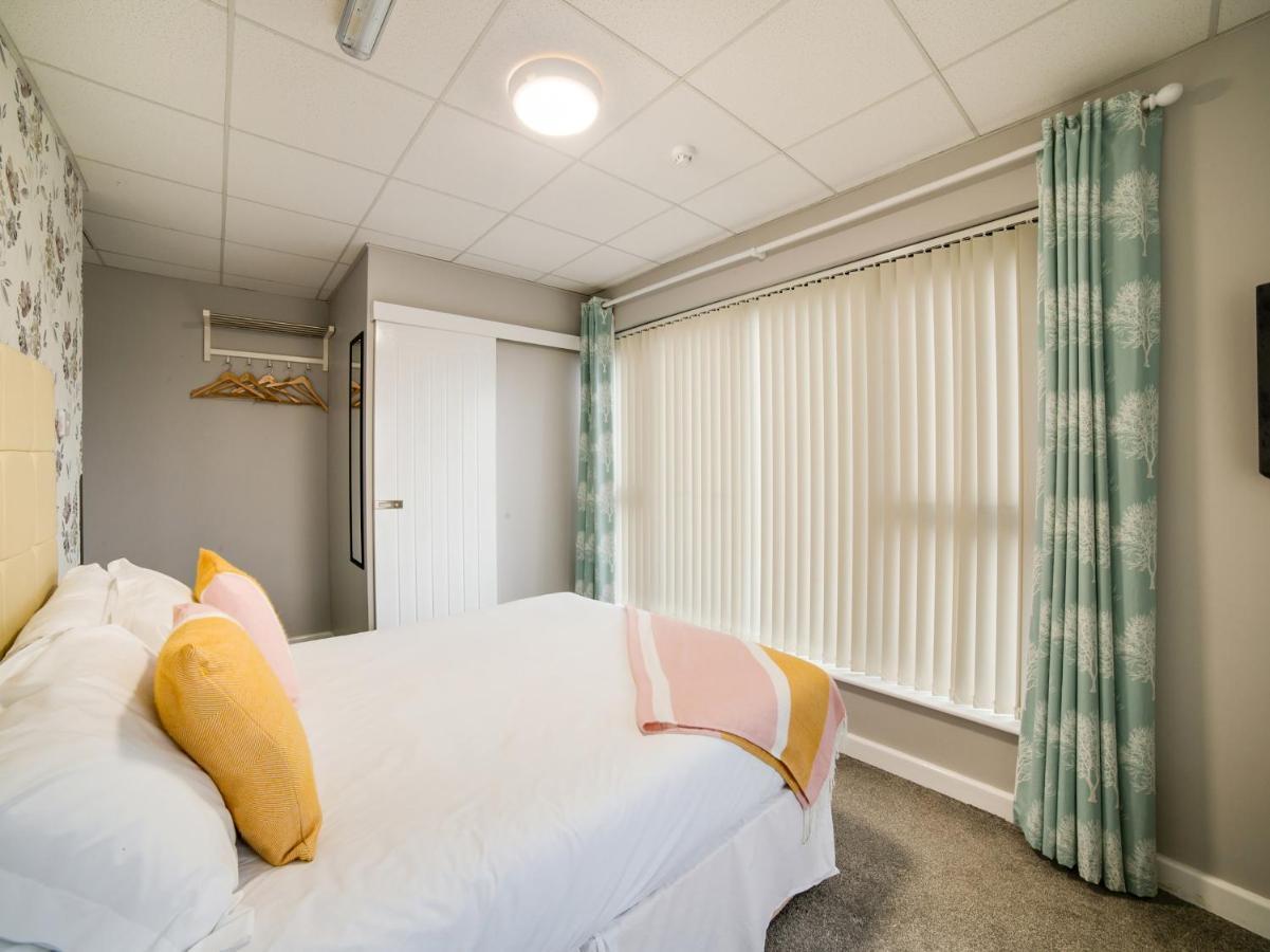 Rambler Travel Inn Портстюърт Екстериор снимка